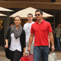 Jessica Alba and Cash Warren go shopping at The Grove | Picture 85970